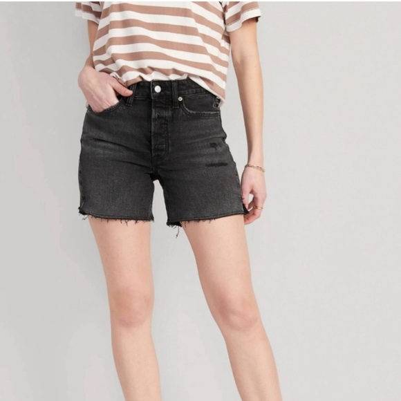 Old Navy Pants - Old Navy Denim Shorts OG Straight High Rise Pockets Raw Hem Distressed Black 14